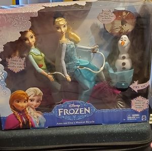 Frozen Anna & Elsa's Musical Bicycle NIB
